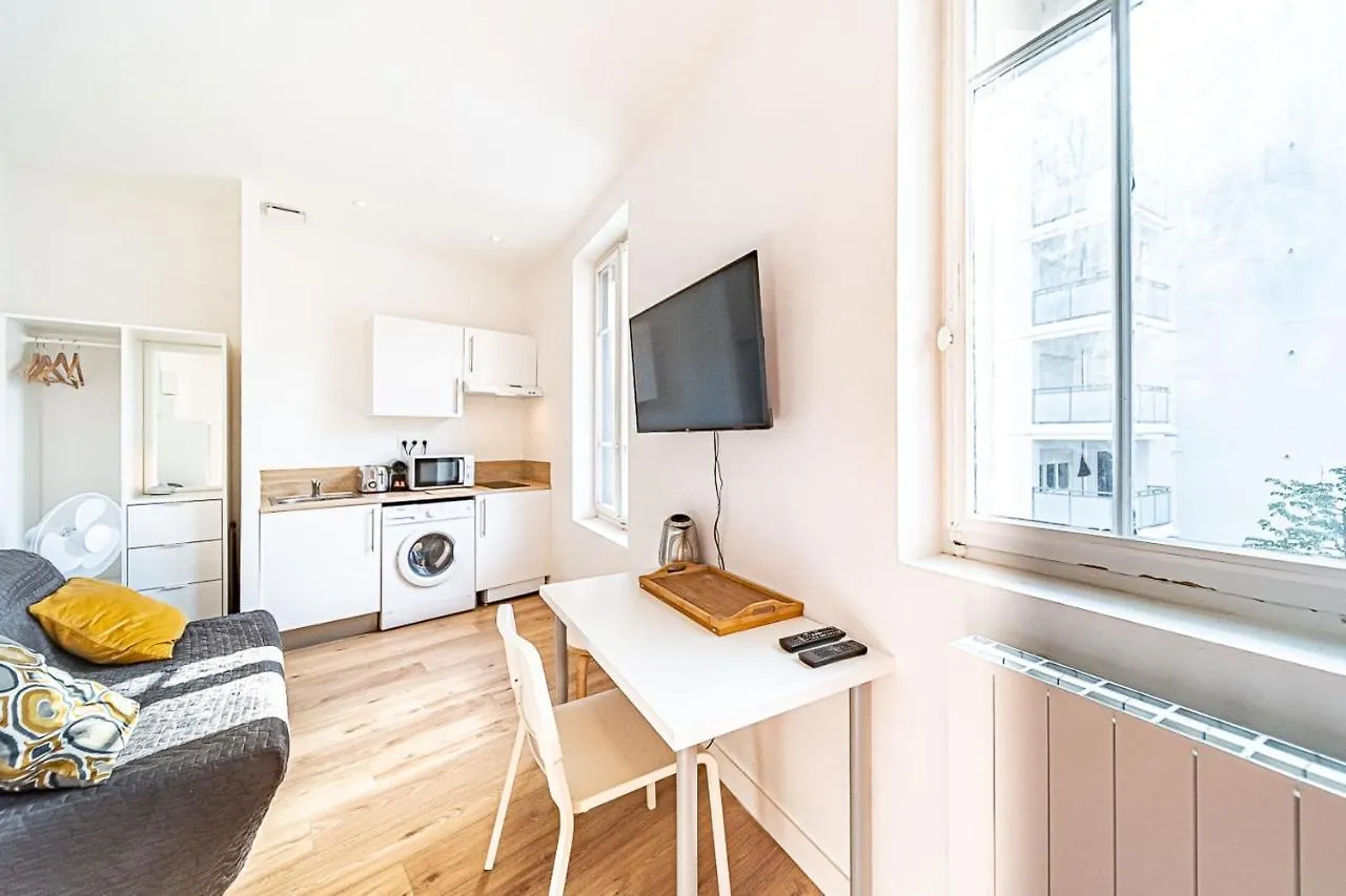Le Debourg - Studio Tout Proche Metro B Lyon France