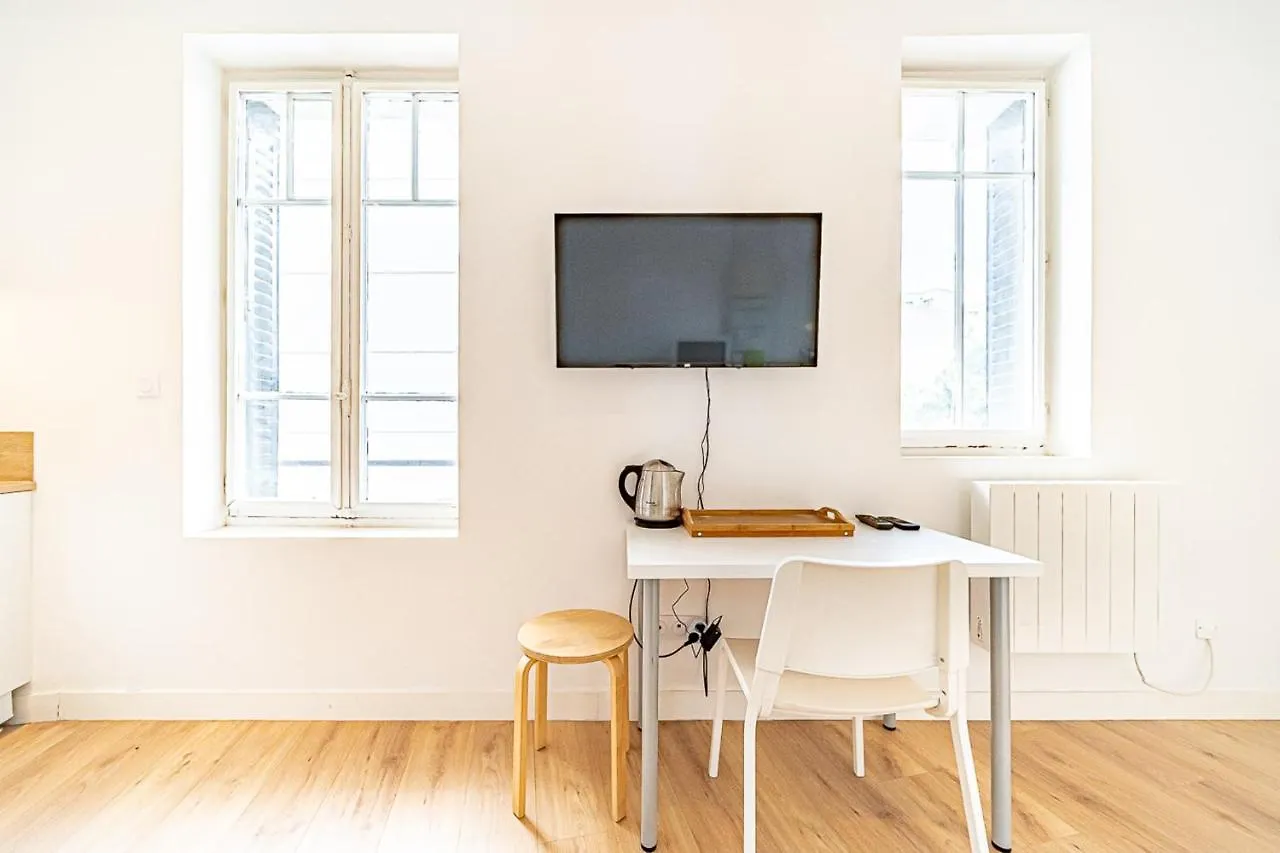 Le Debourg - Studio Tout Proche Metro B Lyon Apartment